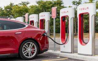 На сколько километров хватает заряда tesla модель s