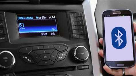 Процесс сопряжения телефона с мультимедийной системой BMW 320i