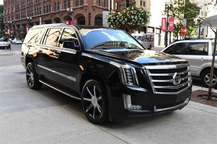 Цена новых моделей Cadillac Моргенштерна по базовым комплектациям
