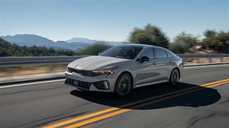 Стоимость автомобилей с пробегом Kia K5 2020
