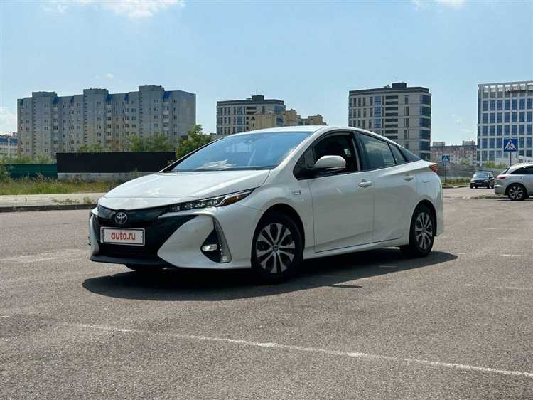 Средний диапазон цен на Toyota Prius Prime б у