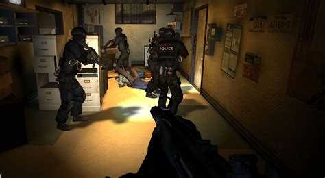 Где найти MAC-10 в игре SWAT 4