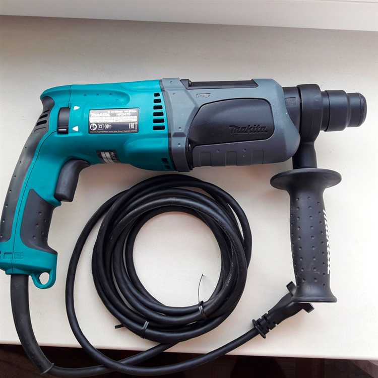 Чем отличается перфоратор makita hr2470 от makita hr2470x15