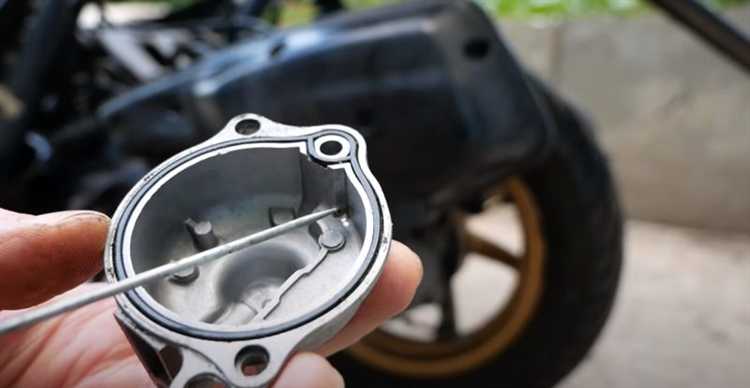 Почему заливает маслом карбюратор honda dio 35