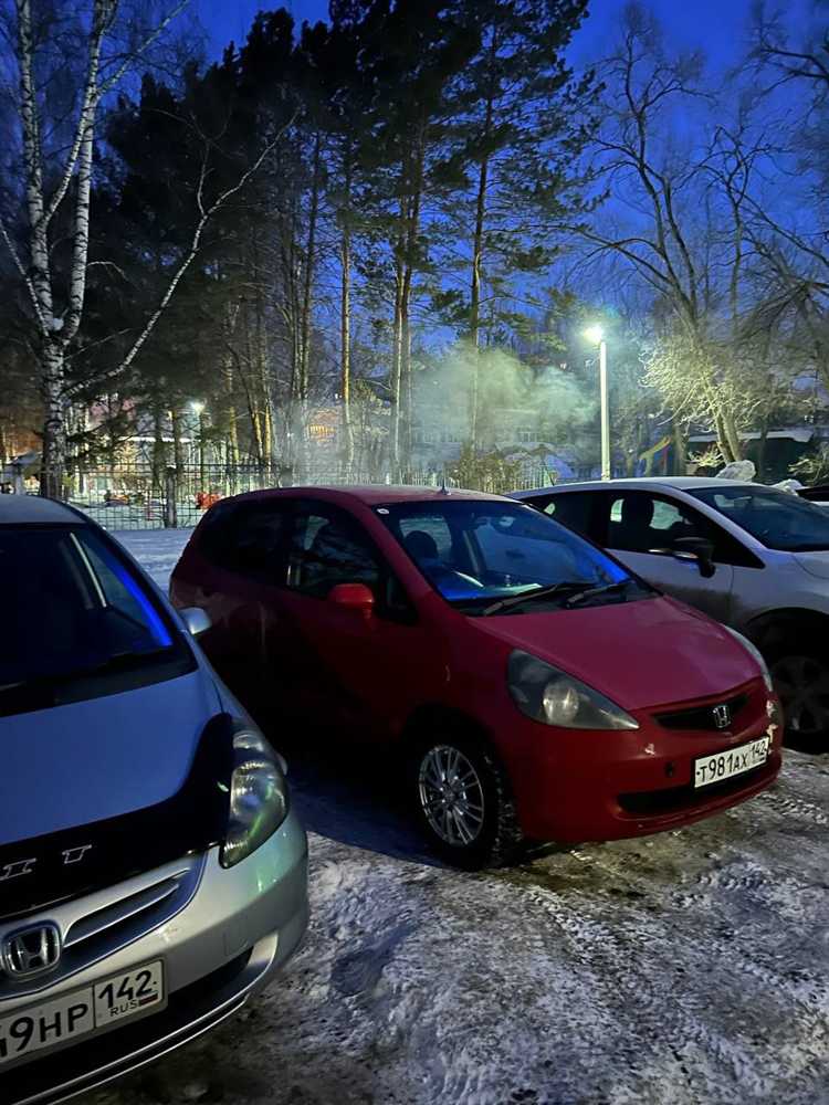 Сколько стоит оригинальное стекло honda fit